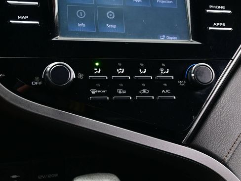 Used 2019 Toyota Camry LE w/ Convenience Package FWD image 20