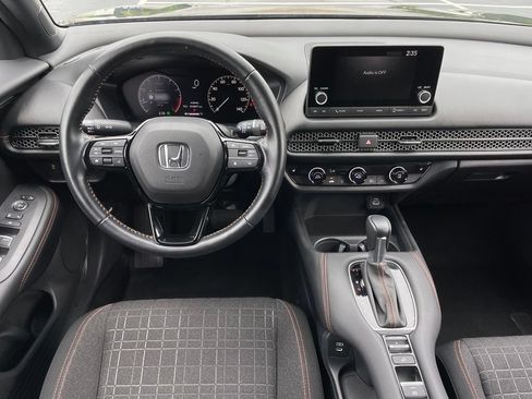 Used 2025 Honda HR-V Sport image 11