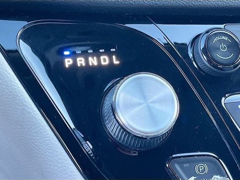 Used 2020 Chrysler Pacifica Limited FWD image 16
