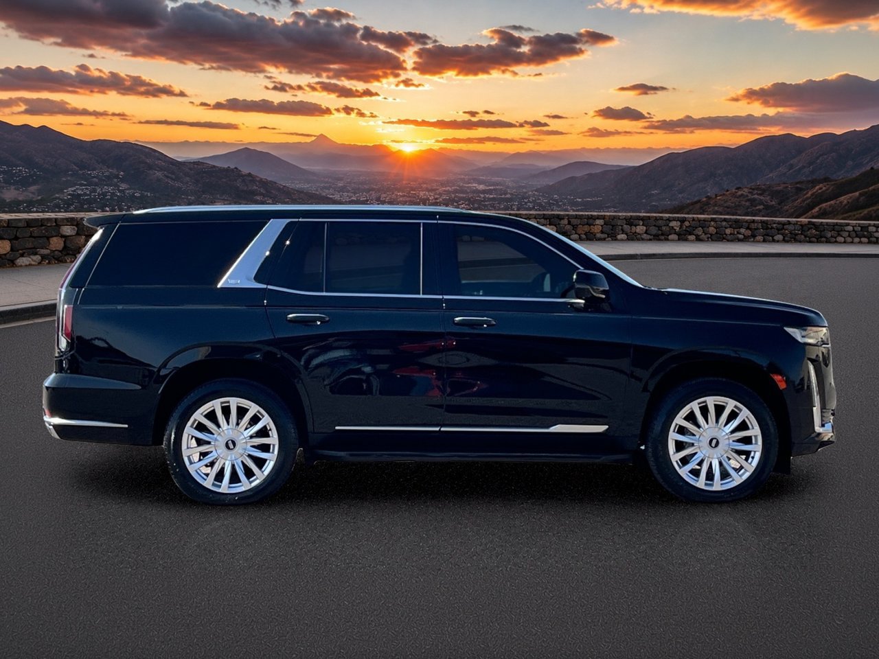 Used 2021 Cadillac Escalade Luxury w/ LPO, Illumination Package RWD image 6