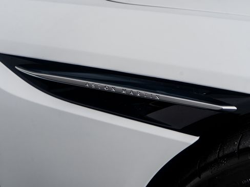 Used 2025 Aston Martin DB12 Coupe image 27