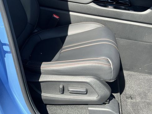 Used 2025 Honda Pilot TrailSport image 31