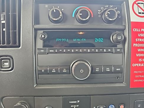 Used 2019 Chevrolet Express 2500 RWD image 11