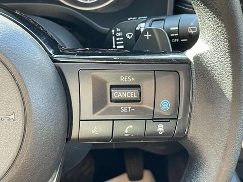 Used 2023 Nissan Rogue SV image 23