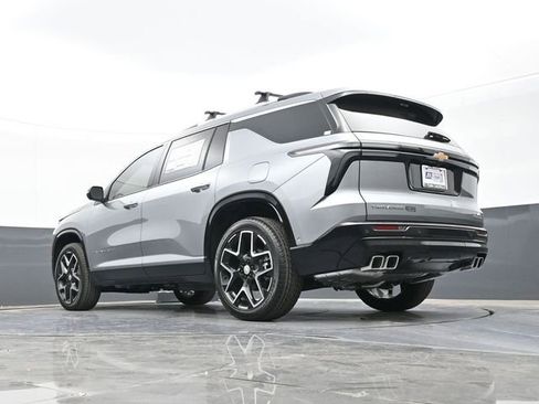New 2025 Chevrolet Traverse High Country FWD image 45