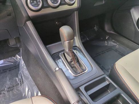 Used 2017 Subaru Crosstrek 2.0i Limited image 12