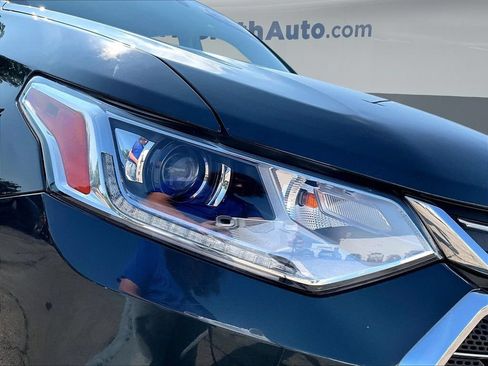 Used 2018 Chevrolet Traverse LT AWD/4WD image 35