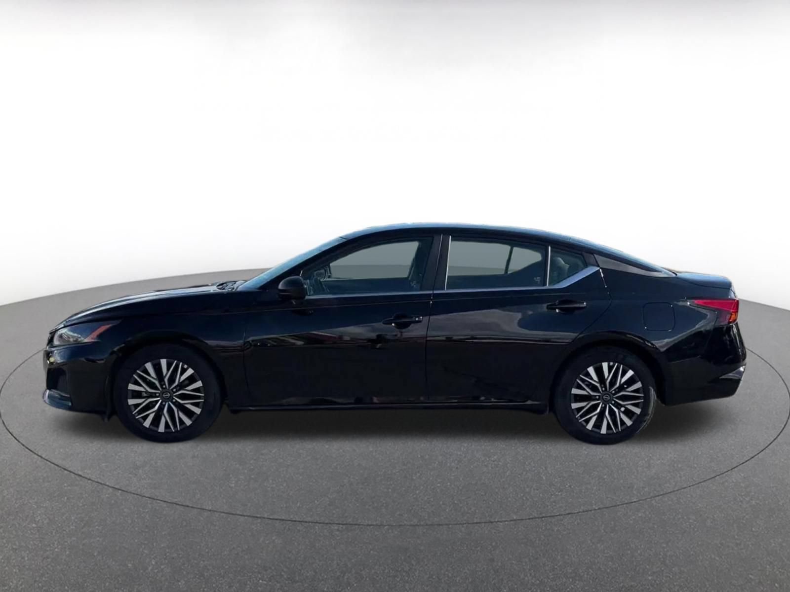 Used 2026 Nissan Altima 2.5 SV FWD image 8