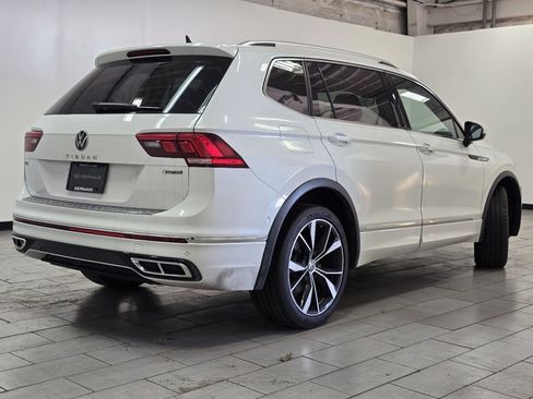 Used 2022 Volkswagen Tiguan SEL R-Line image 20