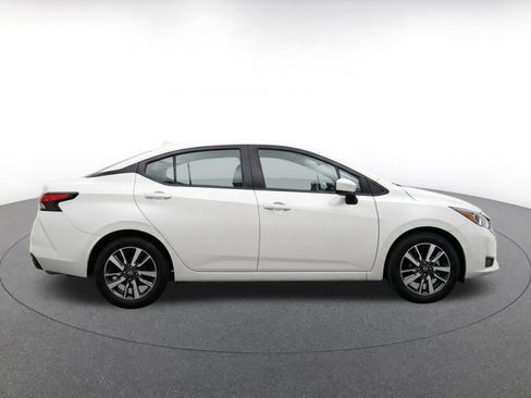 Used 2025 Nissan Versa SV FWD image 10