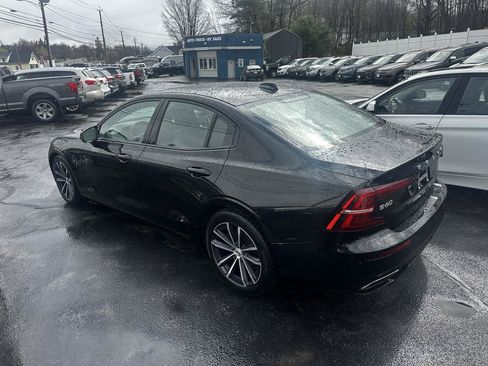 Used 2021 Volvo S60 T5 Momentum AWD/4WD image 3