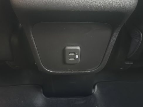 Used 2024 GMC Terrain SLE FWD image 19