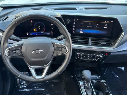 Used 2025 Chevrolet Trax ACTIV w/ Sunroof Package FWD image 16