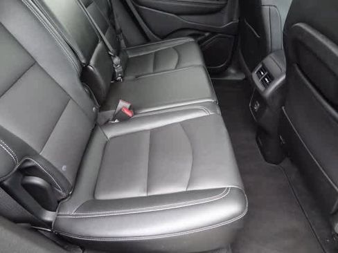 Used 2023 GMC Terrain SLT image 12