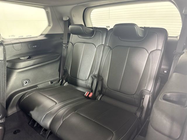 Used 2023 Jeep Grand Cherokee L Limited AWD/4WD image 24