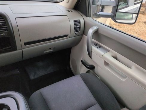 Used 2014 GMC Sierra 2500 W/T w/ Snow Plow Prep Package image 16