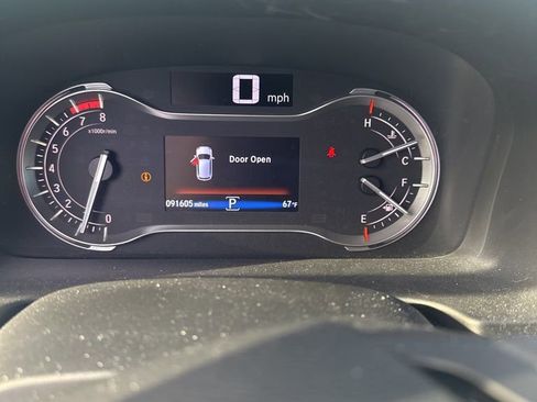 Used 2017 Honda Pilot Touring image 4