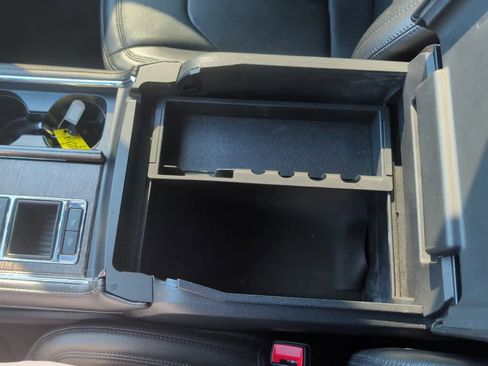 Used 2021 Ford Expedition Limited image 33