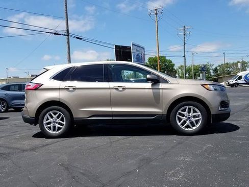 Used 2021 Ford Edge SEL w/ Convenience Package AWD/4WD image 4