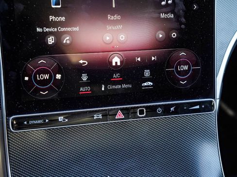 Used 2024 Mercedes-Benz GLC 300 image 18