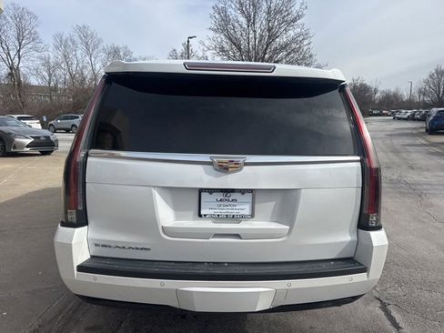 Used 2019 Cadillac Escalade ESV Platinum image 4