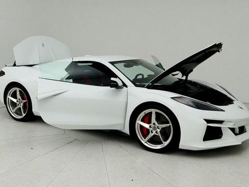 New 2025 Chevrolet Corvette E-Ray image 13