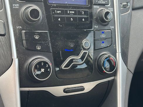 Used 2011 Hyundai Sonata SE FWD image 6