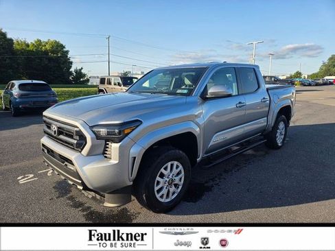 Used 2024 Toyota Tacoma SR5 AWD/4WD image 1