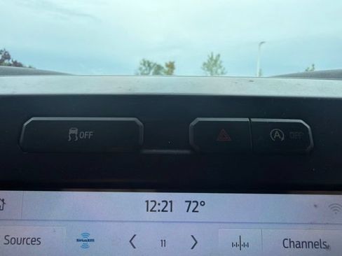 Used 2019 Ford F150 XLT w/ Equipment Group 302A Luxury AWD/4WD image 33