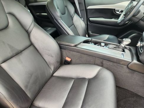 Used 2022 Volvo XC90 T5 Momentum w/ Climate Package FWD image 21