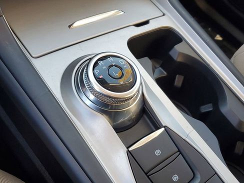 Used 2022 Ford Explorer XLT image 24