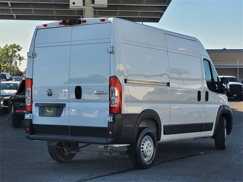 Used 2025 RAM ProMaster 1500 w/ Convenience Group image 4