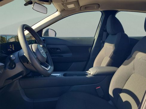 New 2026 Nissan Kicks S image 18