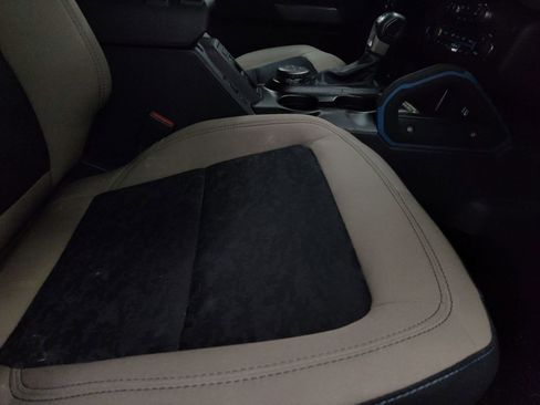 Used 2023 Ford Bronco Wildtrak image 27