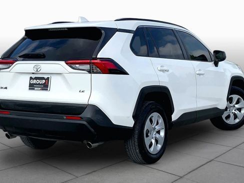 Used 2019 Toyota RAV4 LE FWD image 13