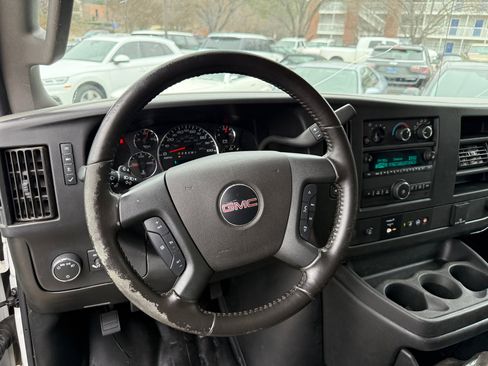 Used 2023 GMC Savana 3500 LS image 12