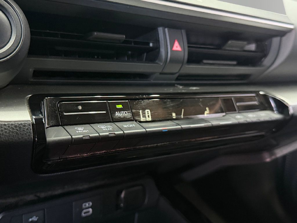 Used 2025 Toyota Prius LE FWD image 24