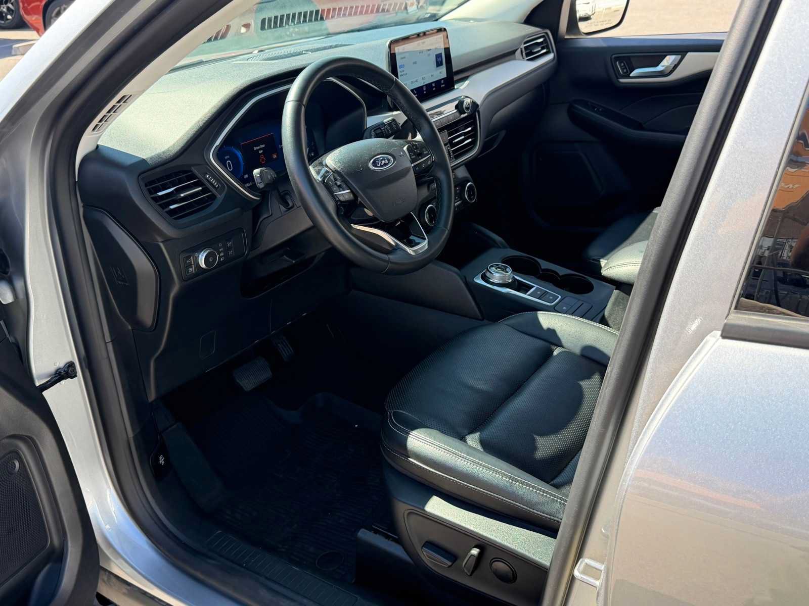 Used 2022 Ford Escape SEL w/ Technology Package FWD image 13