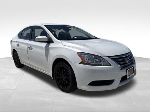 Used 2015 Nissan Sentra SV FWD image 3