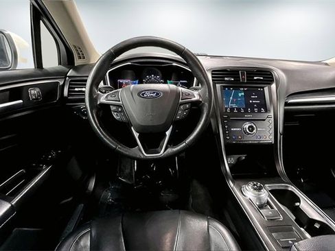 Used 2019 Ford Fusion Titanium image 10