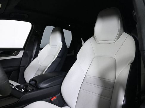Certified 2025 Porsche Cayenne GTS AWD/4WD image 5