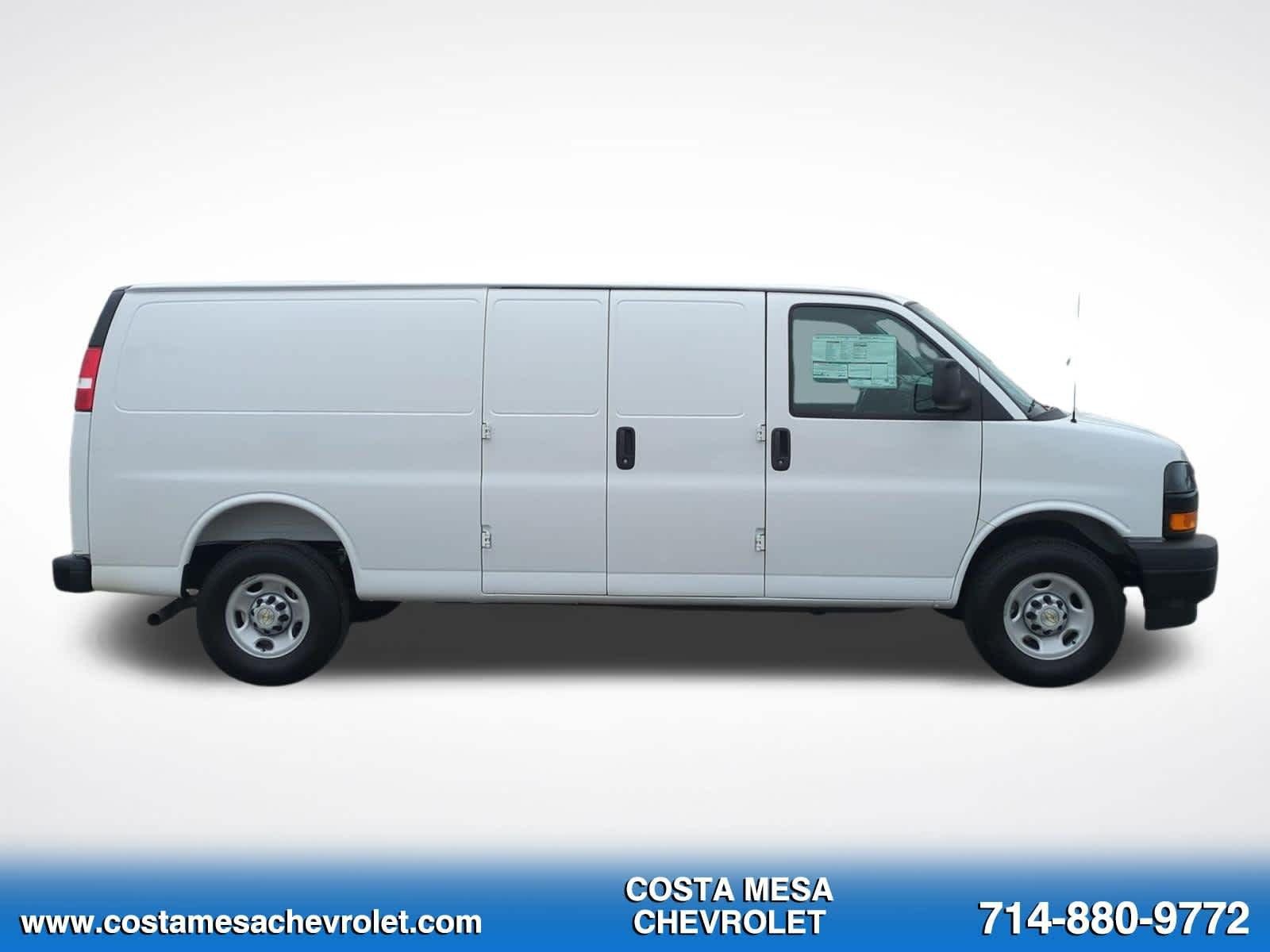 New 2026 Chevrolet Express 2500 Extended RWD image 4