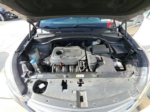 Used 2017 Hyundai Santa Fe Sport FWD image 28