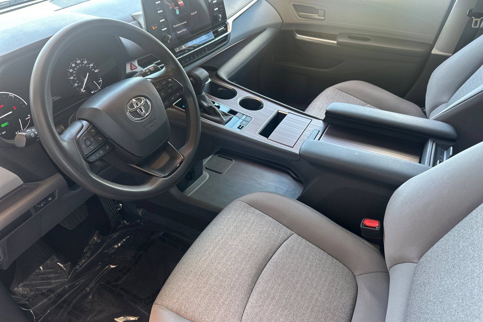 Certified 2024 Toyota Sienna LE AWD/4WD image 12