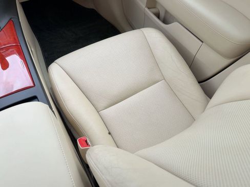 Used 2011 Lexus RX 350 2WD w/ Premium Pkg image 32