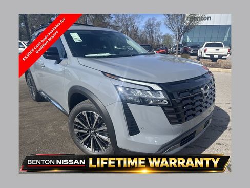 New 2026 Nissan Pathfinder Platinum image 1