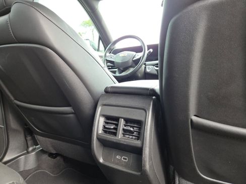 Used 2025 Cadillac XT4 Premium Luxury image 22