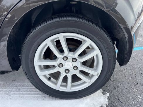 Used 2016 Chevrolet Sonic LT w/ Fun and Sun Package image 19