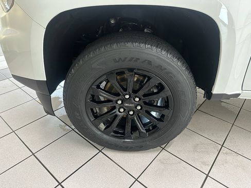 Used 2022 GMC Canyon Elevation RWD image 16