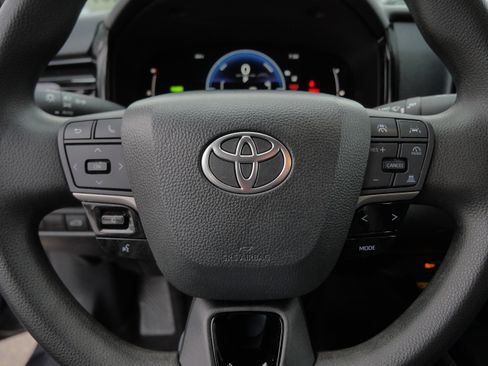 Certified 2025 Toyota Camry LE image 27